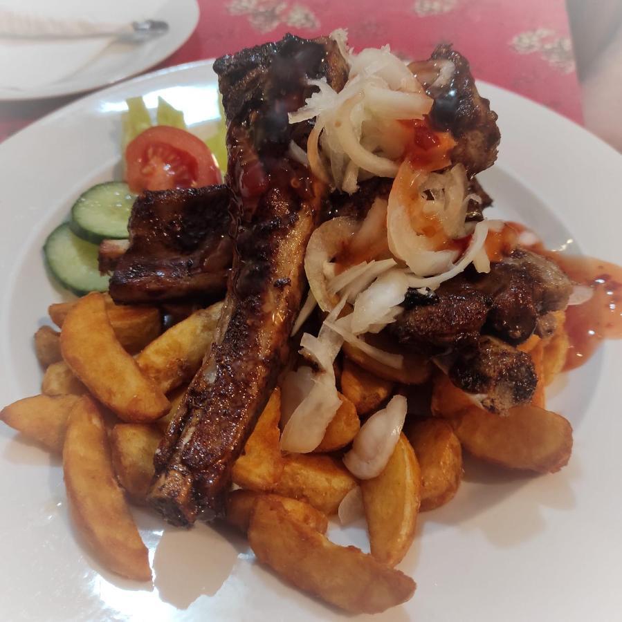 فندق Lesni Restaurace Harrachovka طابور المظهر الخارجي الصورة